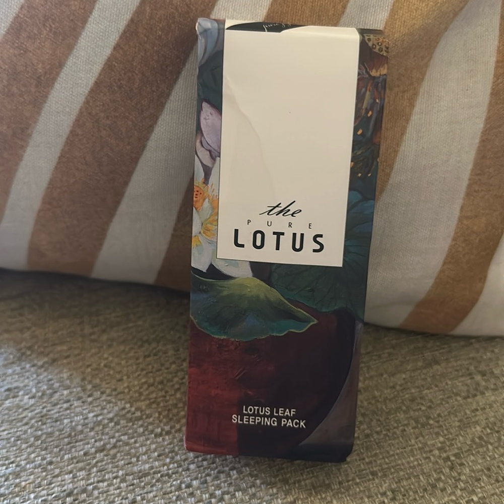 LOTUS SLEEP PACK 70 ML FROM JEJU LOTUS LEAF KOREAN OVERNIGHT SKIN CARE - Picture 2 of 2